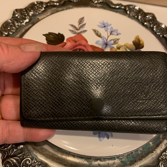 Authentic Louis Vuitton Key Holder - Picture 12 of 14